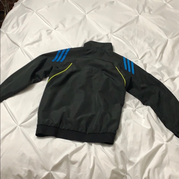 Adidas Boys windbreaker jacket for fall/spring - Picture 6 of 7